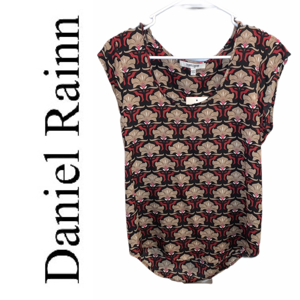 ✨ NWT Daniel Rainn Flower Blouse